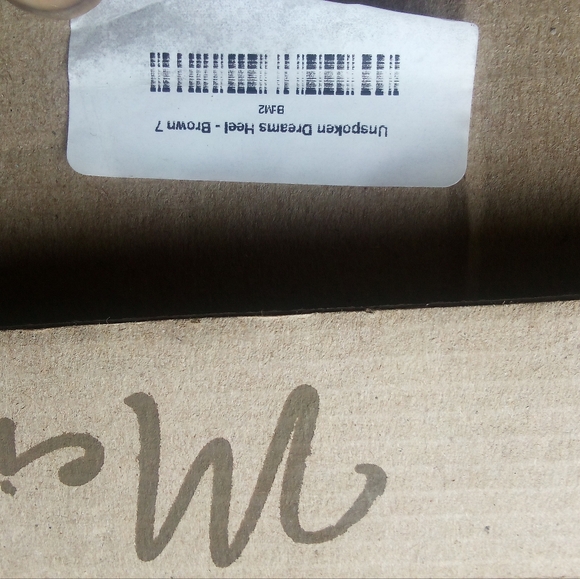 *NEW! Women's Designer Heels - Picture 3 of 8